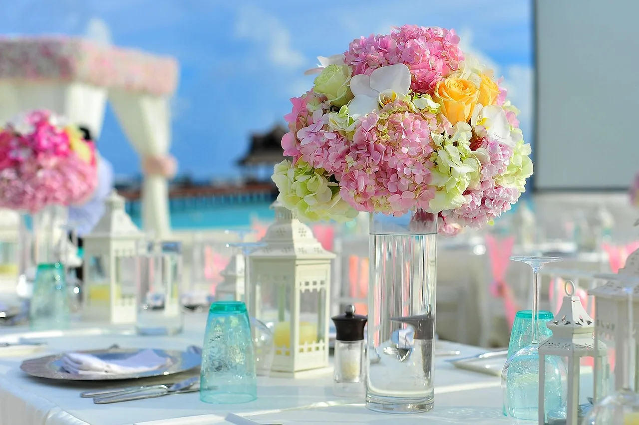flowers, vase, reception, table, flower wallpaper, nature, table setting, centerpiece, flower vase, floral arrangement, flower arrangement, bloom, blossom, decor, decorations, florist, beautiful flowers, flower background, maldives, resort, wedding, wedding setup. Building florist service packages around real capacity, staffing and cash