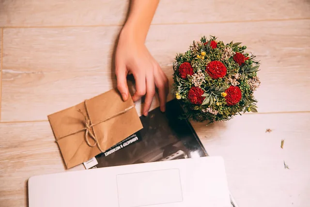 bouquet, decor, flat lay, beautiful flowers, florist, flower, freelance, flower wallpaper, gift, nature, hands, holding, notebook, flower background, present, style, tabletop, vintage. Florist quality checks owners actually run