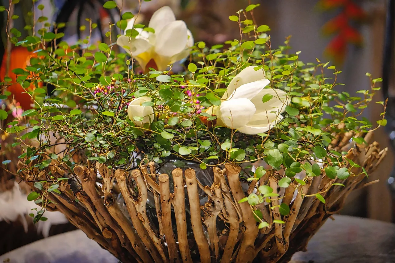 deco, floral arrangement, beautiful flowers, flower wallpaper, flower, plant, blossoms, floristic, flower background, flower arrangement, table decorations, festivity, decorating, decoration, decorative, florist, leaves, nature. Seasonal florist guide: BC, Ontario, Quebec overtime rules