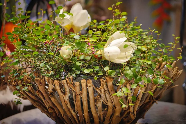 deco, floral arrangement, beautiful flowers, flower wallpaper, flower, plant, blossoms, floristic, flower background, flower arrangement, table decorations, festivity, decorating, decoration, decorative, florist, leaves, nature. Seasonal florist guide: BC, Ontario, Quebec overtime rules